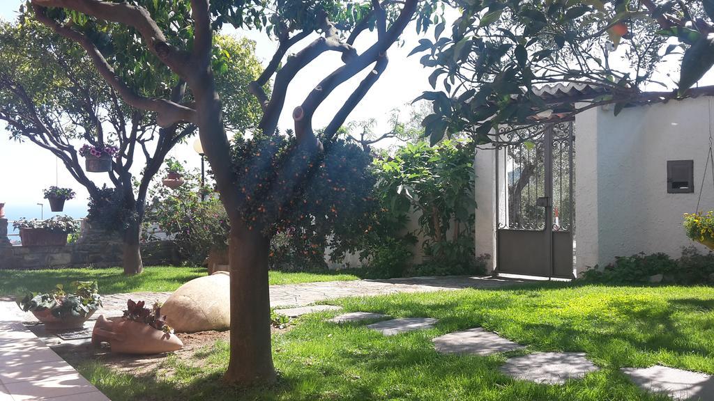 Azienda Agrituristica Villa Arianna Imperia Exteriör bild